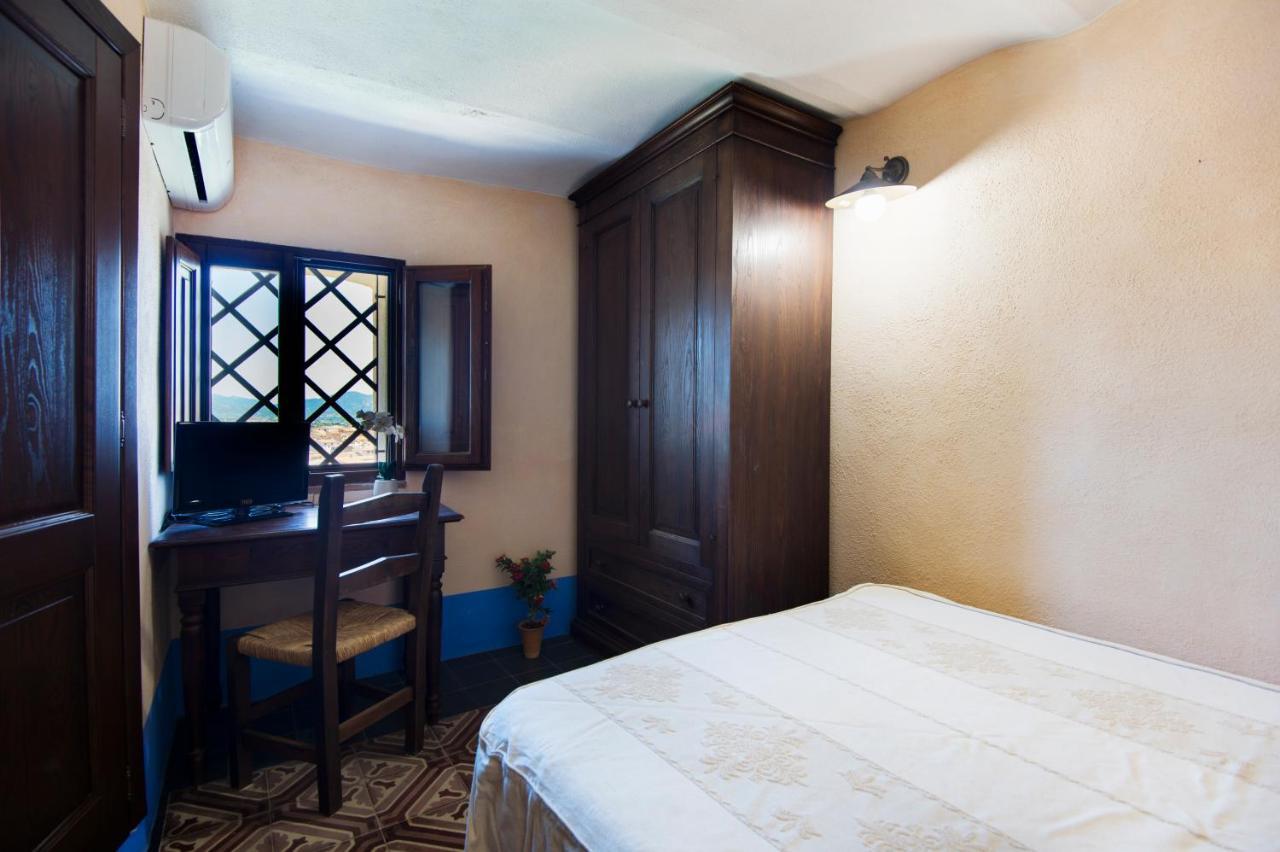 Castello Malicas Hotell Galtellì Eksteriør bilde